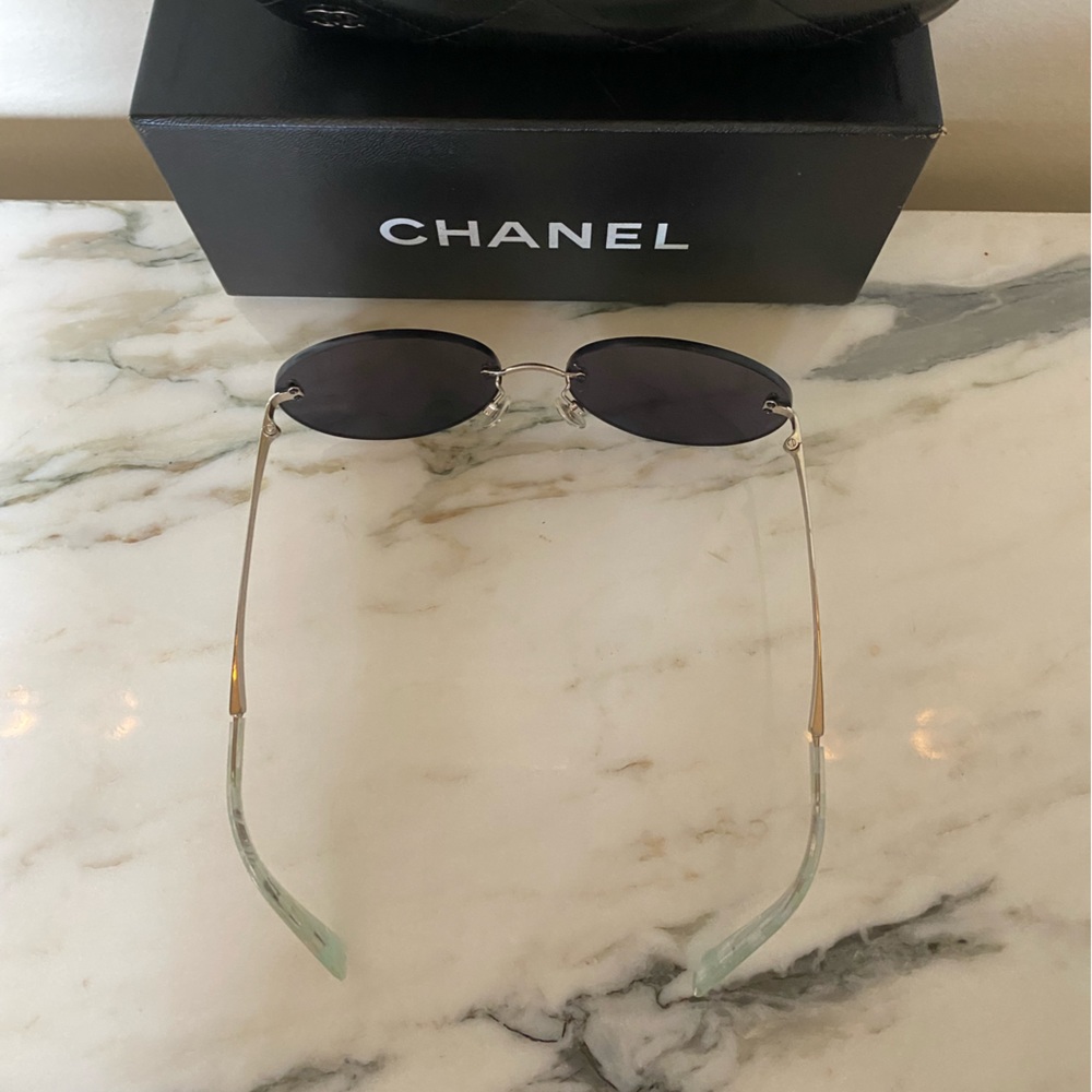 CHANEL  4216 c.124/4v 58-17
Silver Metal And Purple Tinted Shield Sunglasses - Picture 11 of 16